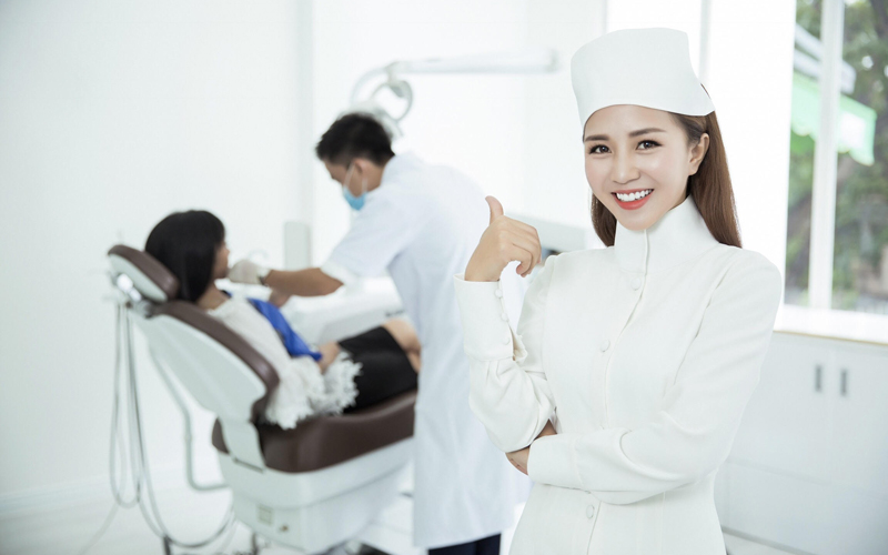 Nha khoa thẩm mỹ Quốc tế Jet Dentist: CEO Phượng Nguyễn – hoá thân vào vai cô y tá vô cùng xinh đẹp và đáng yêu tại chính nha khoa của cô