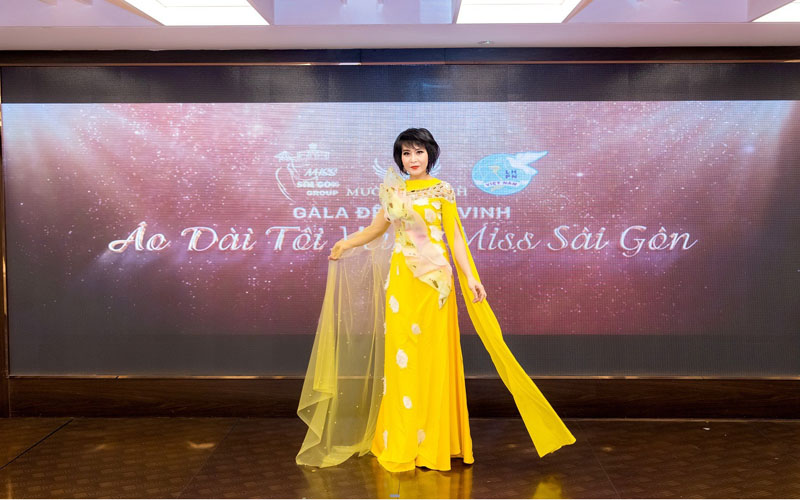 Hoa Hậu Tài Năng Đỗ Thị Thùy Dung đoạt giải Nhất Cuộc thi Áo Dài Tôi Yêu 2023