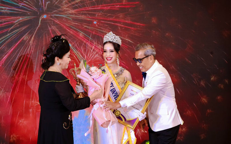 Hoa hậu Sắc đẹp Hoàn vũ Nguyễn Thanh Hằng 2024 giành cú đúp chung cuộc